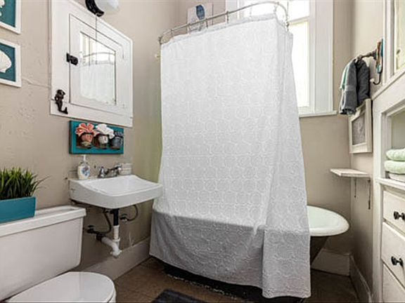 2nd image of 1902 Church St #5