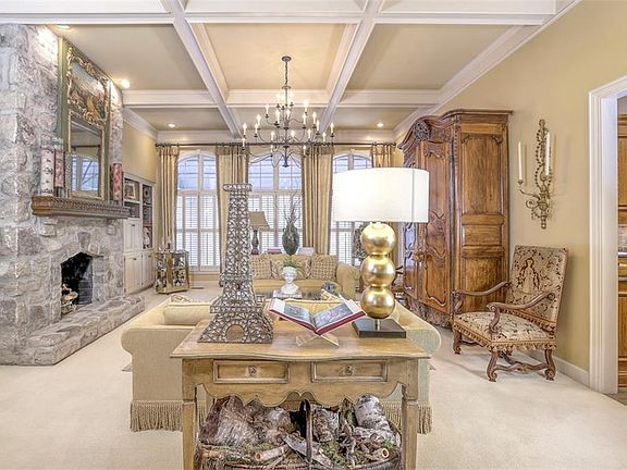 2nd image of 316 Camelot Dr