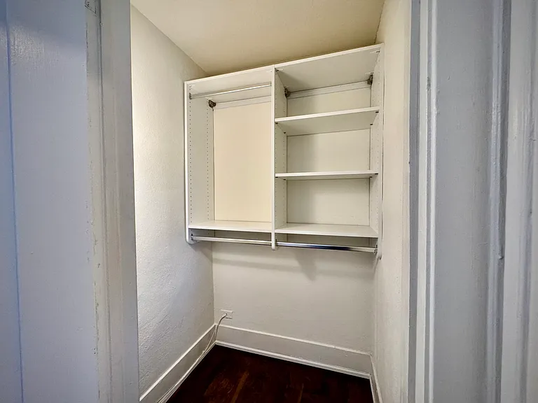 Van Buren Apartments — Photo 11