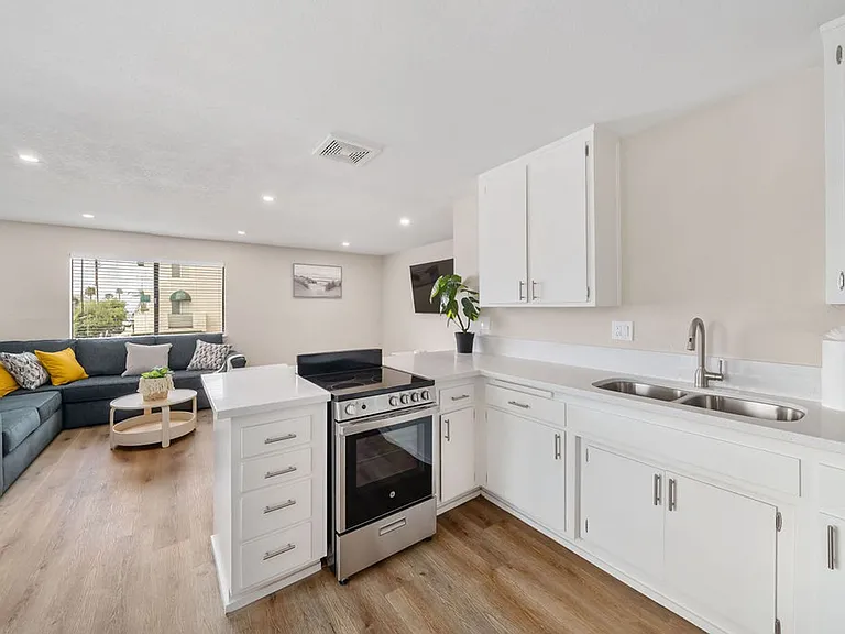 241 Ocean View Ave — Photo 9