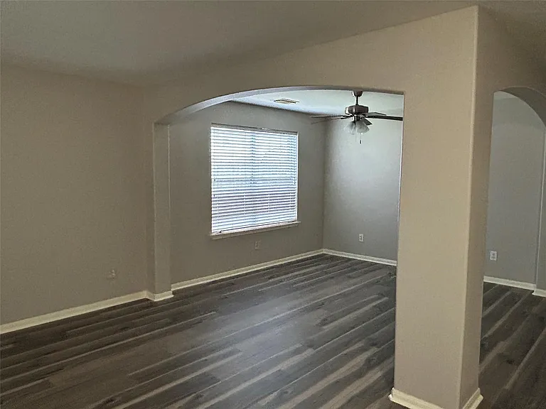 5410 Spring Oak Dr — Photo 3