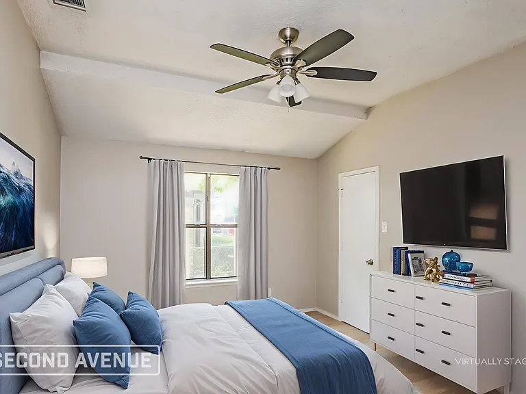 1340 Cy Blackburn Cir — Photo 12