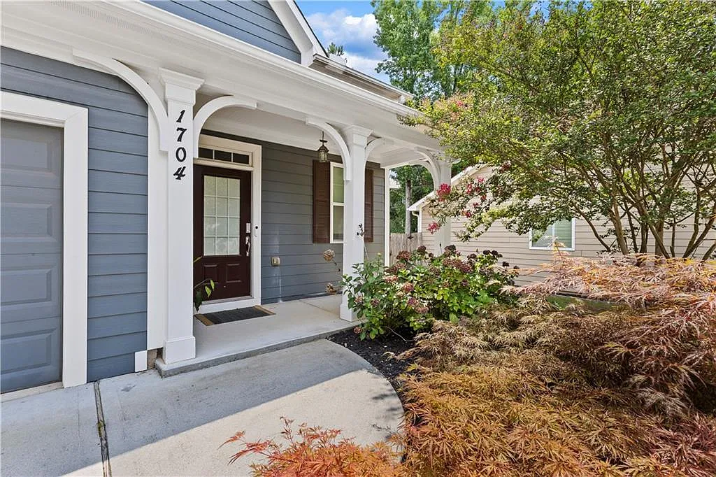 4 bed, 3.0 bath, 1836 sqft, $3,400 — Photo 4