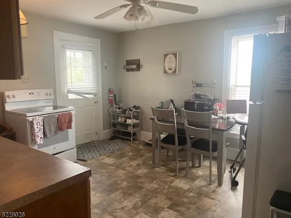 496 Pompton Ave, Cedar Grove, NJ 07009