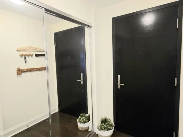 65 Saint Mary St, Toronto, ON