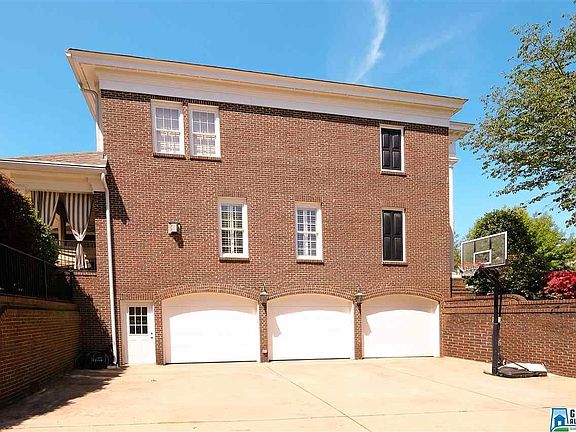 5th image of 682 Founders Park Dr W