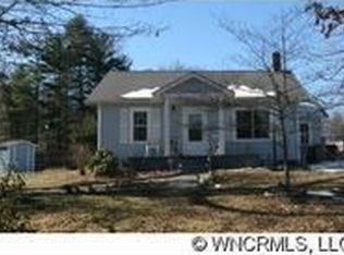 704 Davis Cir, Hendersonville, NC 28791