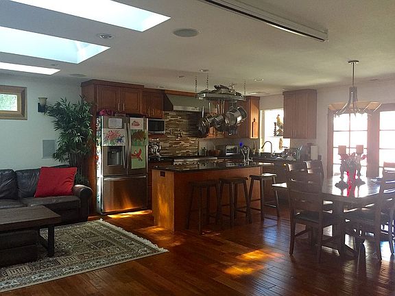 2nd image of 321 Avenida Pinos