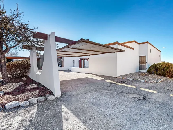 701 Western Dr, Rio Communities, NM 87002