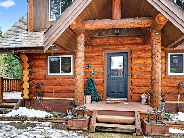 165 Ogden Rd, Clearwater, BC V0E 1N2