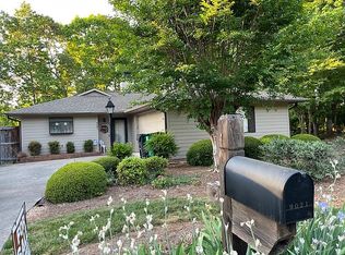 9021 Saint Lucia Ln, Charlotte, NC 28277