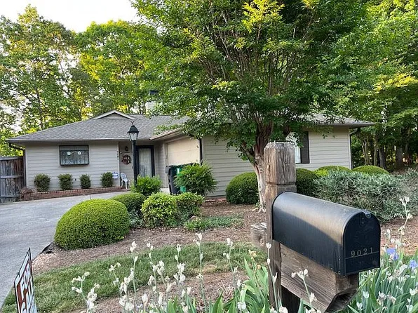 9021 Saint Lucia Ln, Charlotte, NC 28277