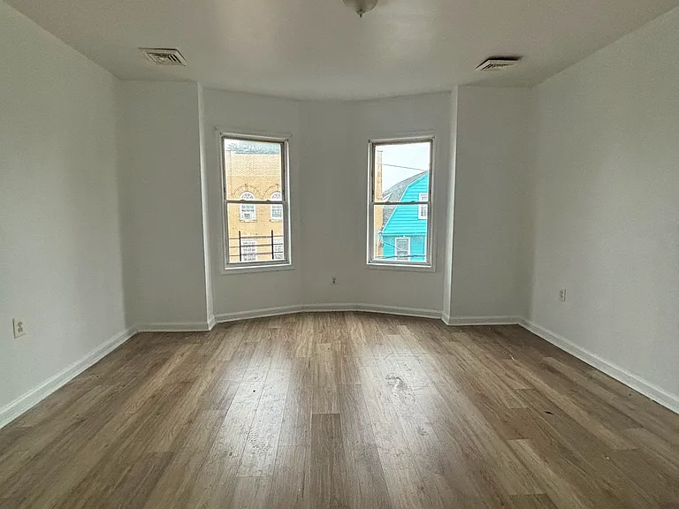 130 Parker St #3 — Photo 6