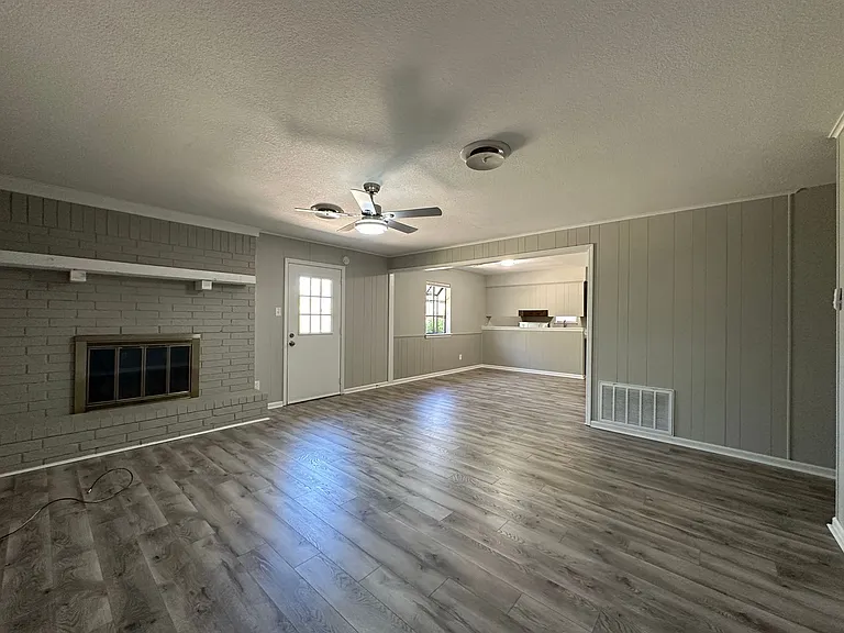 5809 Enid St — Photo 4