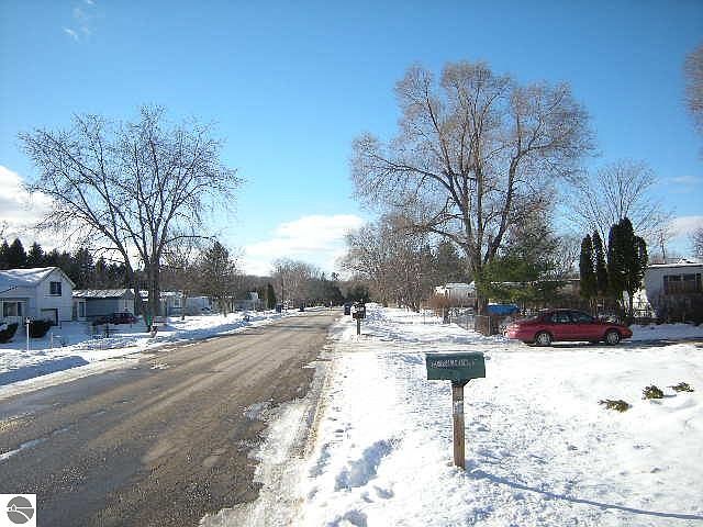 1st image of 2068 Laura Dr