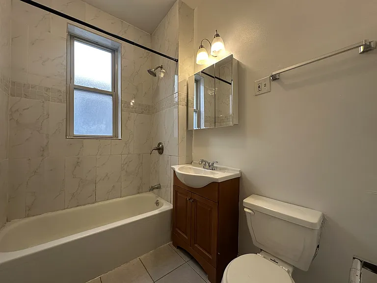 2613 W. Augusta Blvd. — Photo 8