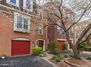 28 S Manchester St, Arlington, VA 22204