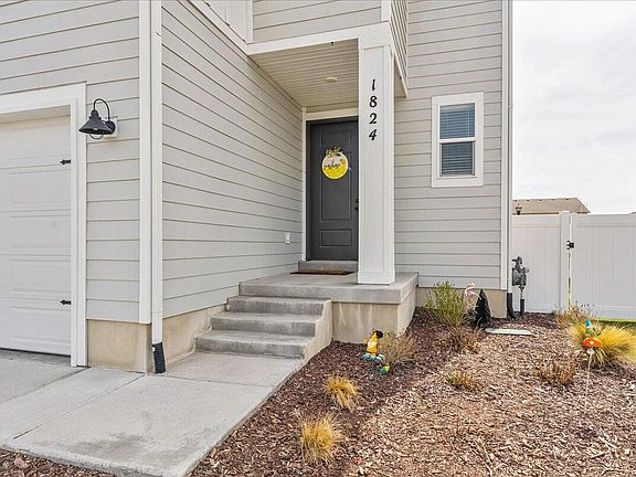 4th image of 1824 E Meadowlark Dr
