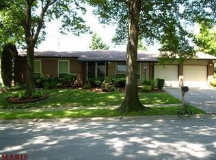12055 Maidstone Ct, Florissant, MO 63033