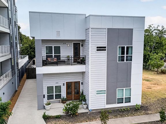 4th image of 416 W 10th St