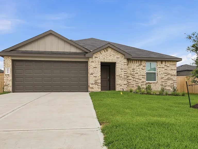 40810 Hawthorne Glades St — Photo 1