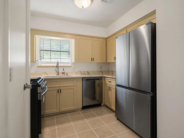 72 Oldstream Ct — Photo 12