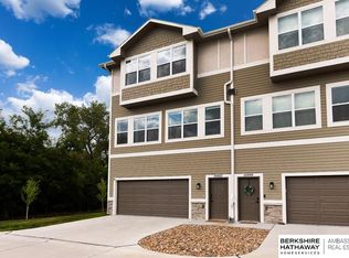 20882 T Ct, Elkhorn, NE 68022