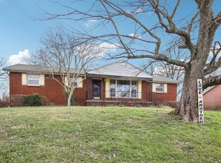 210 Orleans Dr, Clarksville, TN 37042