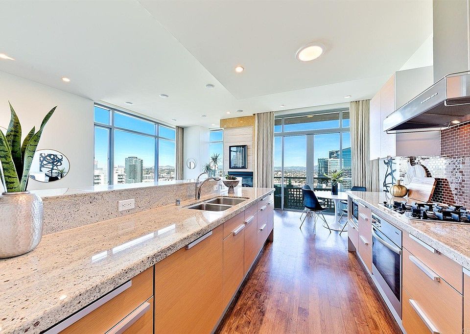 1st image of 165 6th Ave Unit 2601