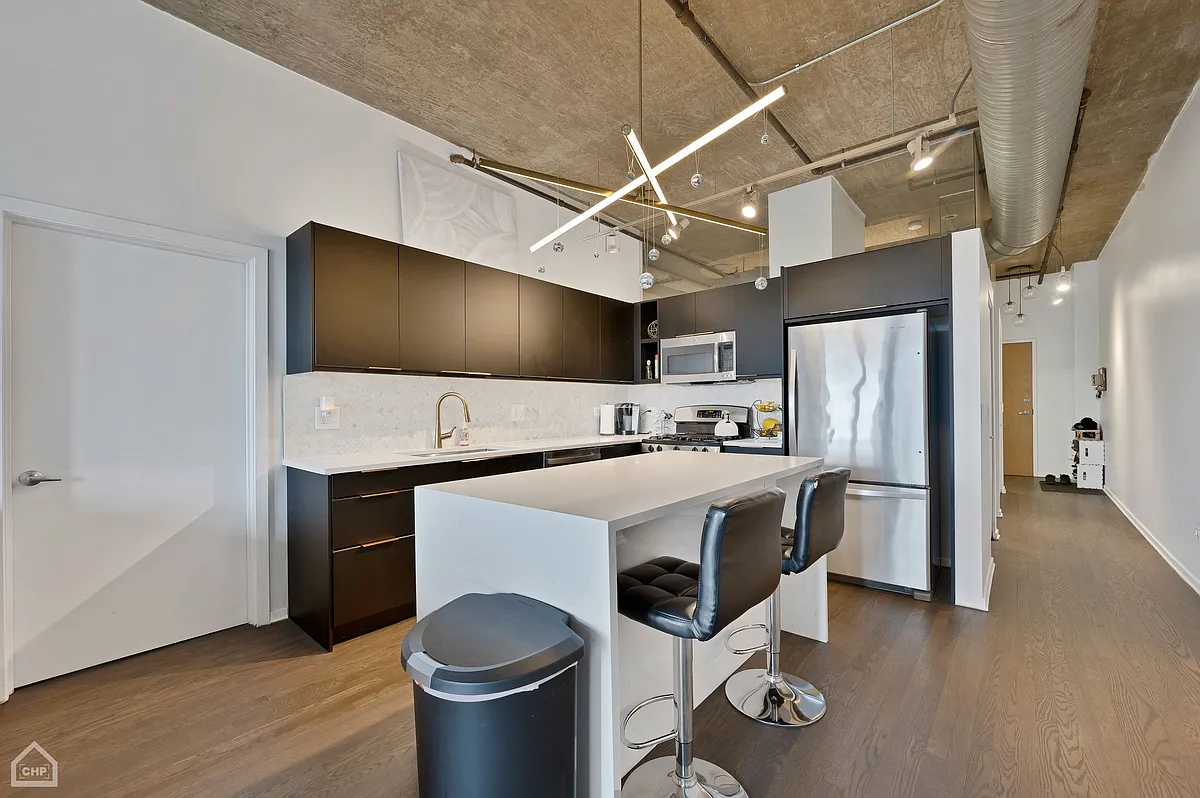 Building Photo - 849 N Franklin St #1103