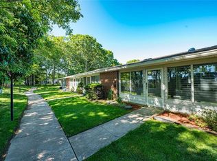 194 Newcastle Ct UNIT D, Ridge, NY 11961