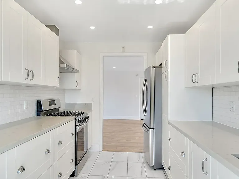 929 S Bedford St #302 — Photo 6