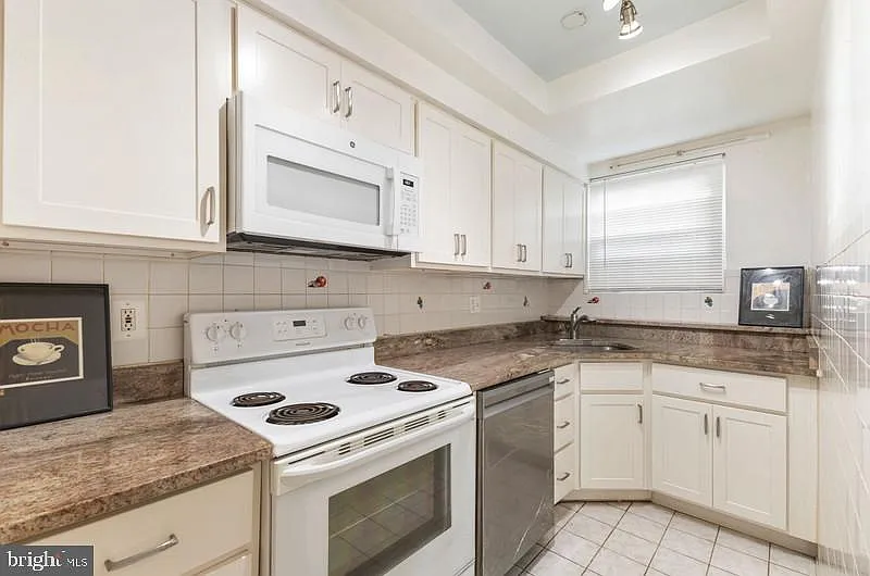 1 bed, 1.0 bath, 578 sqft, $2,000 — Photo 3