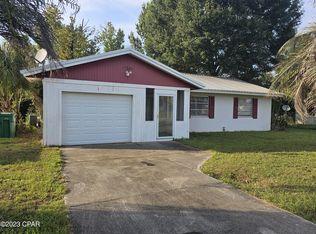 2082 Morven St, Chipley, FL 32428