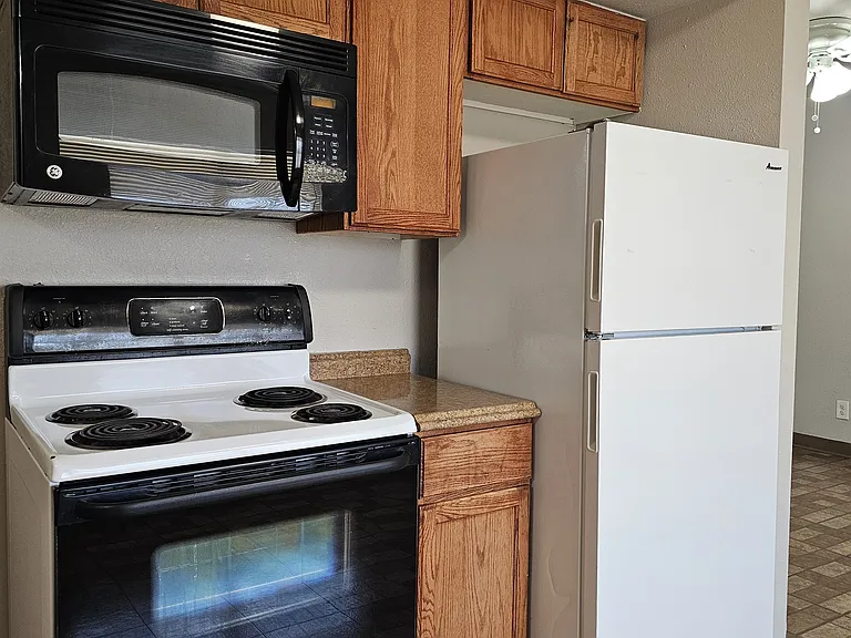 103 W Dunn Ave #5 — Photo 2