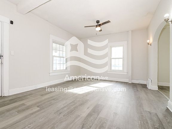 603736_003_living_room_3.jpg