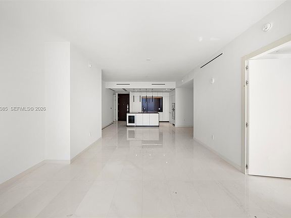 5th image of 300 Biscayne Boulevard Way #4605