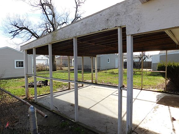 2nd image of 4421 E Pleasant Run Parkway South Dr