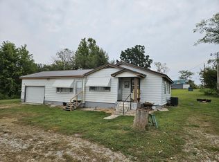 2736 Perkins Ln, Mountain Grove, MO 65711
