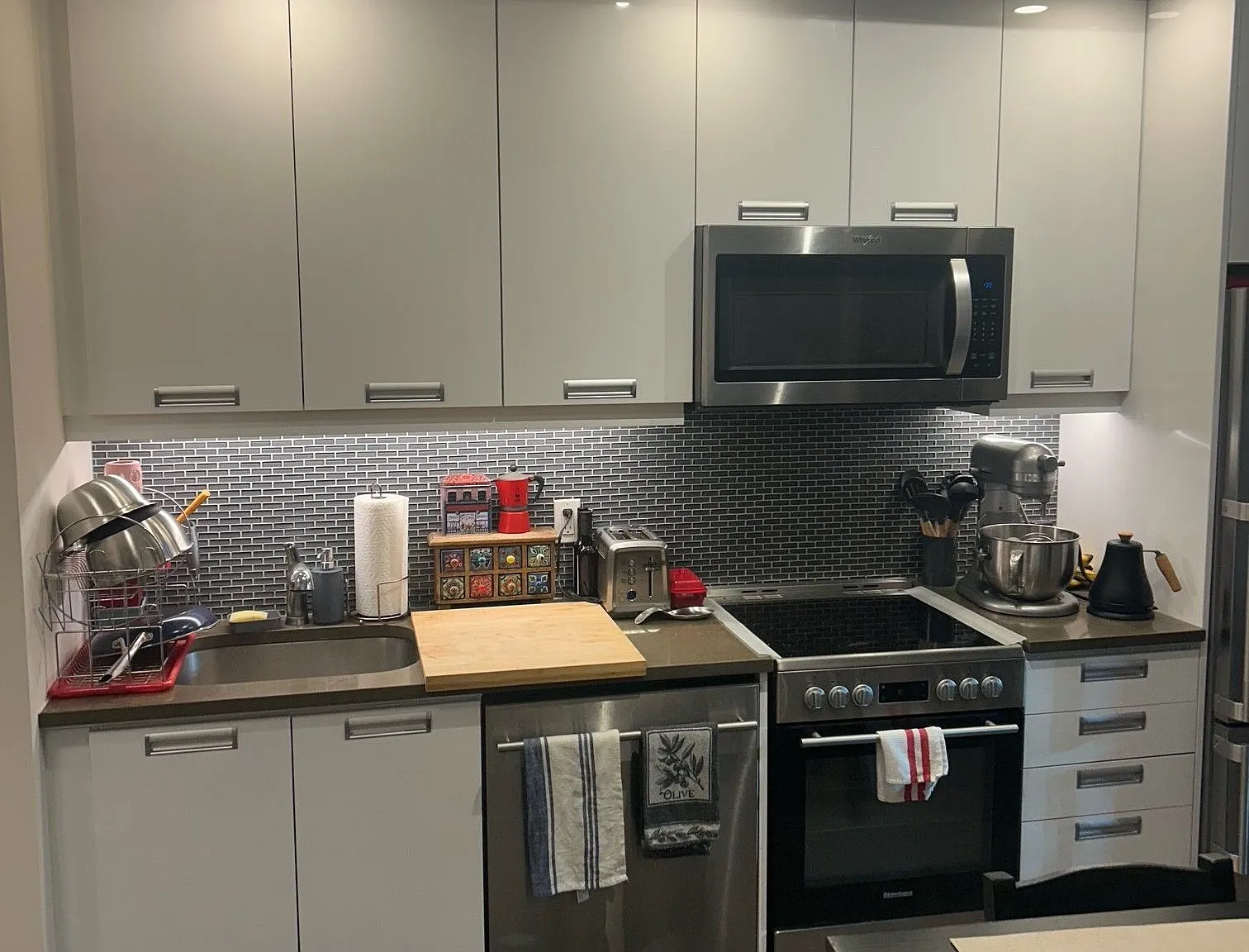PJ Condos — Photo 3