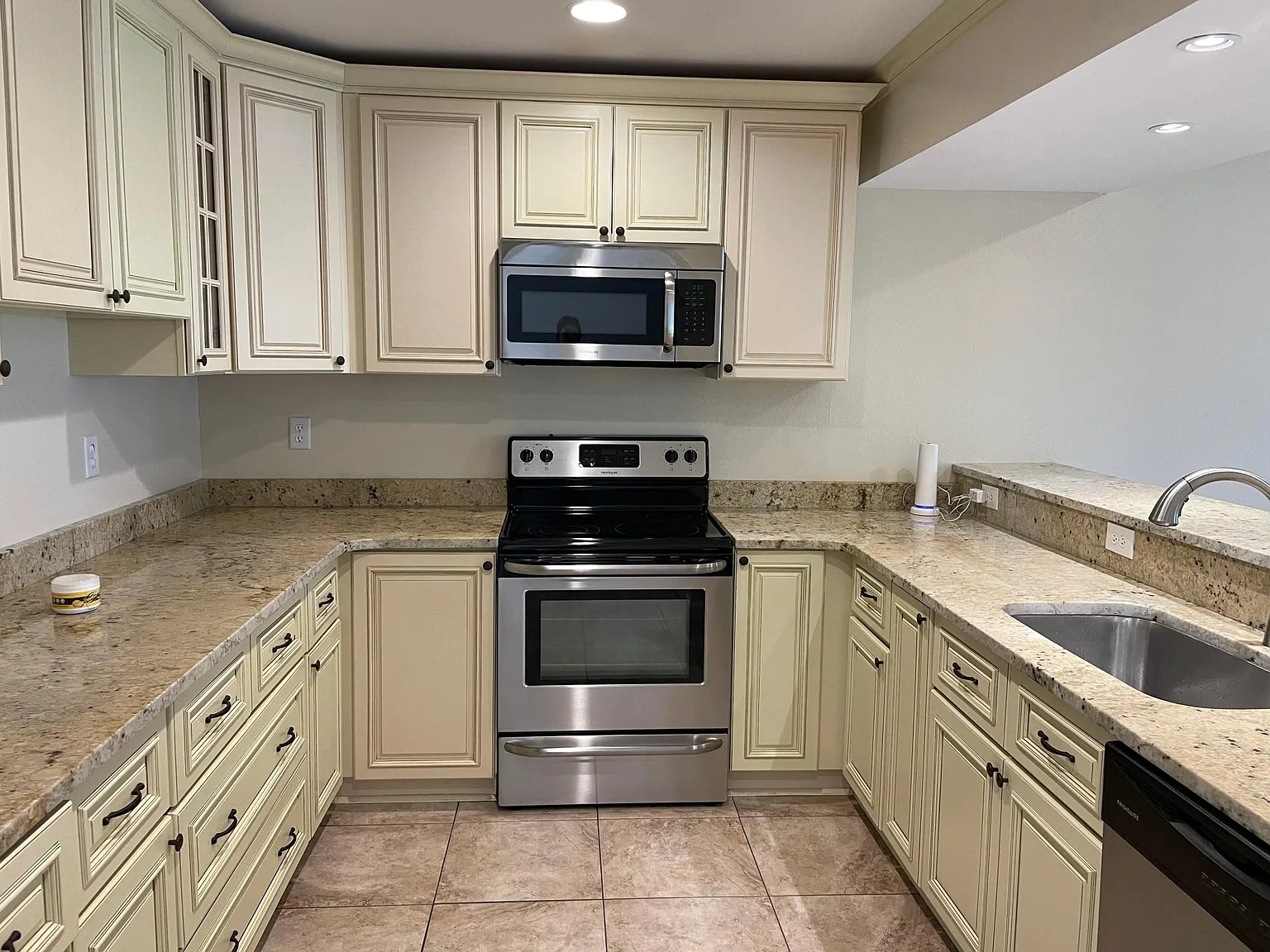 2512 W 9th St — Photo 3