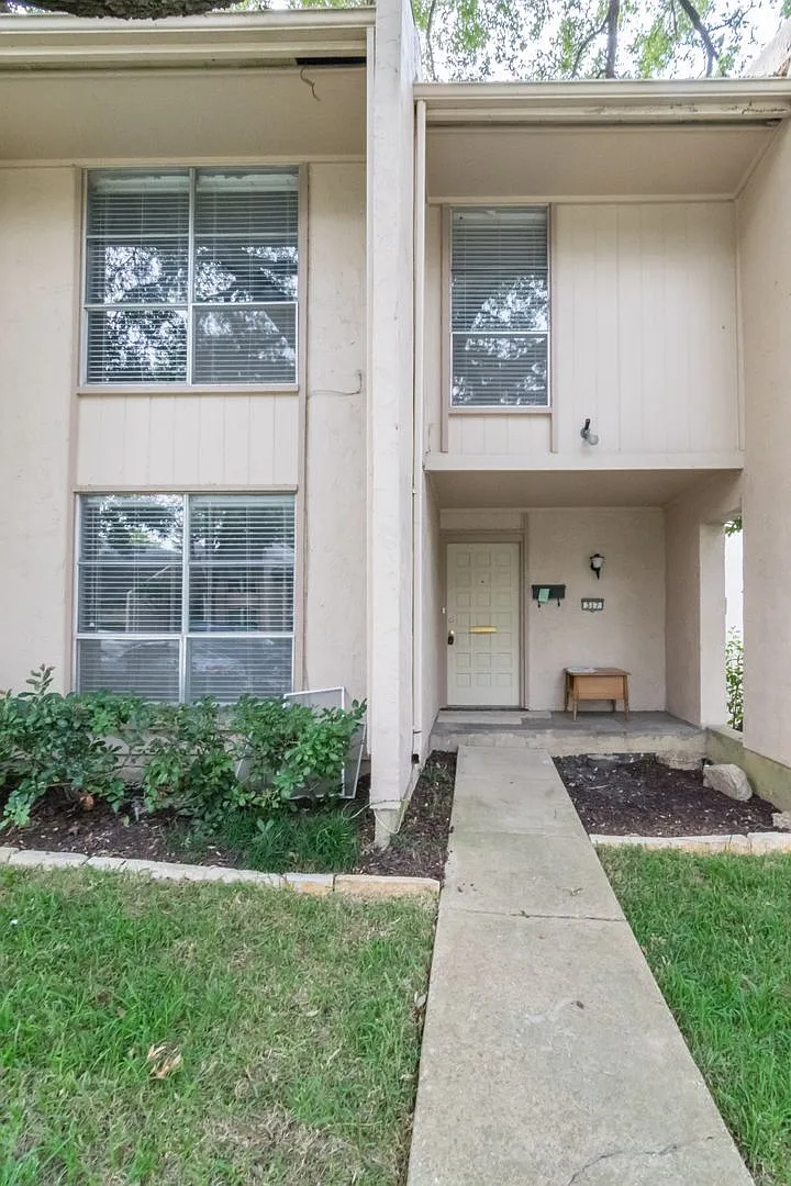 317 Valley Park Dr — Photo 1