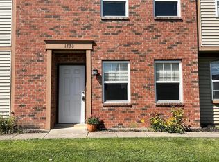 1738 Queensbridge Dr #E, Columbus, OH 43235