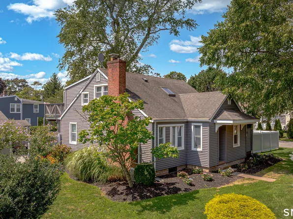 29 Indian Neck Avenue, Branford, CT 06405