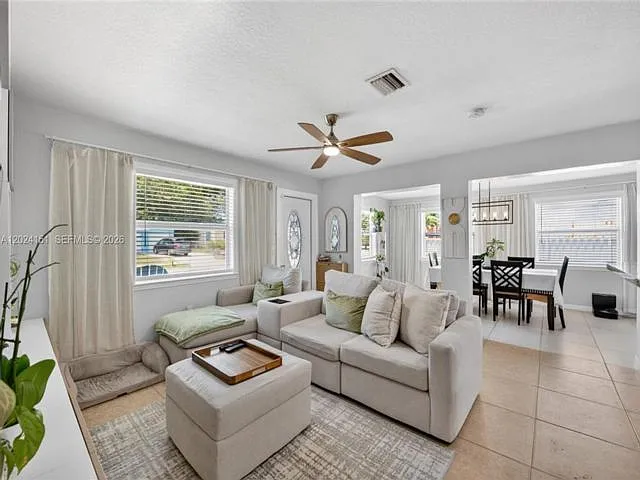 4311 SW 24th St — Photo 4