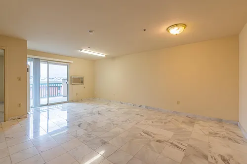 2175 California St #400 Photo 1