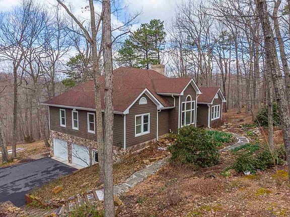 4th image of 700 Chinquapin Dr
