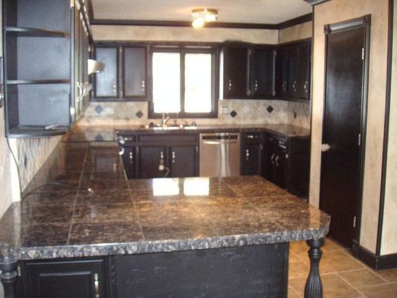 5th image of 1908 Helen Dr