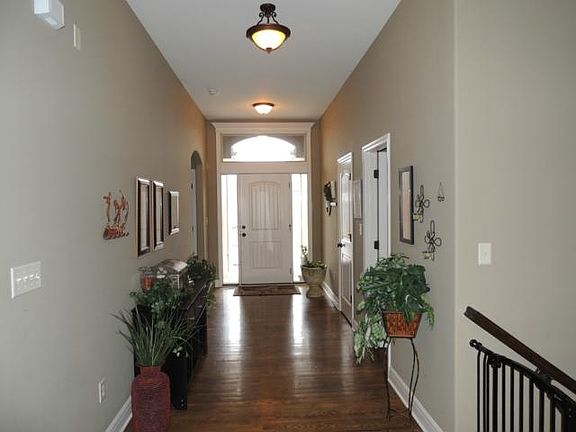 3rd image of 1812 NE Peregrine Cir