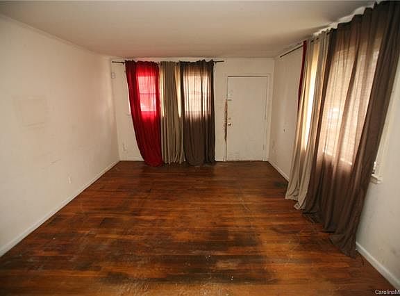 5th image of 1836 Academy St